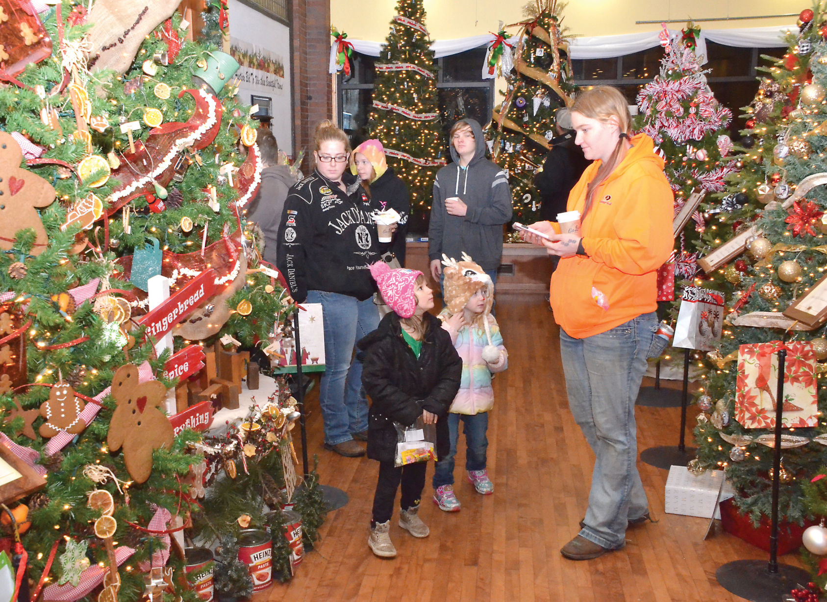Savanna celebrates holiday season